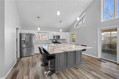 41 Buckingham Dr, Bella Vista, AR, 72714-3823 | Card Image