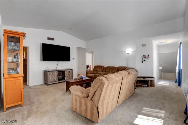 UNIT-201 - 8048 Astrology Ct, Condo with 3 bedrooms, 2 bathrooms and null parking in Las Vegas NV | Image 11