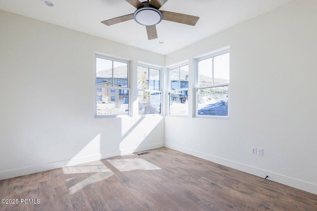 678 E Silver Hill Loop, Condo with 4 bedrooms, 4 bathrooms and null parking in Hideout UT | Image 23