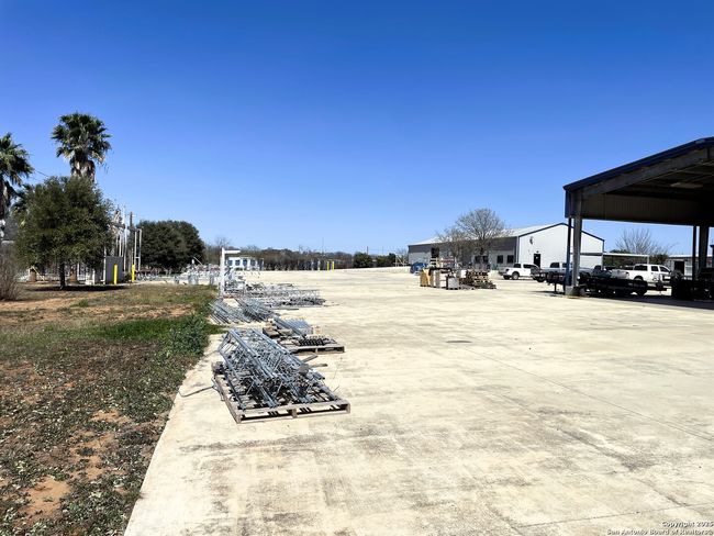 210 N Cherry St, Home with 0 bedrooms, 0 bathrooms and null parking in Pearsall TX | Image 10