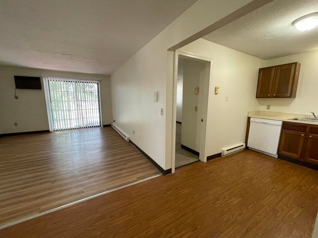 APT-22 - 11 Railroad Ave, Condo with 2 bedrooms, 1 bathrooms and null parking in Derry NH | Image 15