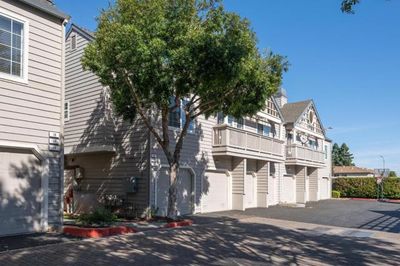 23 - Old County Road, Condo with 3 bedrooms, 2 bathrooms and 2 parking in Belmont CA | Image 2