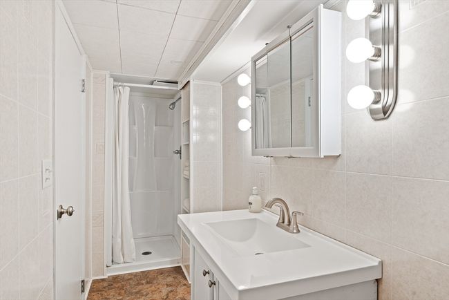 16 Sheldon Ave, House other with 3 bedrooms, 2 bathrooms and 2 parking in Easthampton MA | Image 37