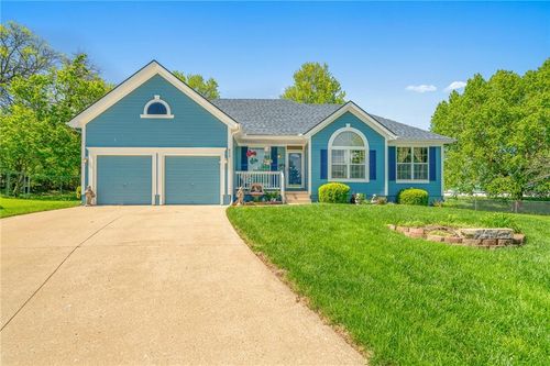 802 Courtland Ct, Belton, MO, 64012-4677 | Card Image