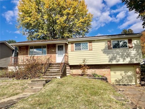 3006 Denwood Dr, Moundsville, WV, 26041-1823 | Card Image