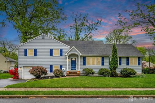 160 Mason Dr, Metuchen, NJ, 08840-1045 | Card Image
