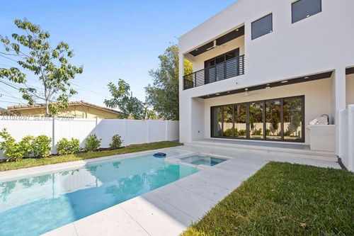 1135 Ne 11th Ave, Fort Lauderdale, FL, 33304-2124 | Card Image