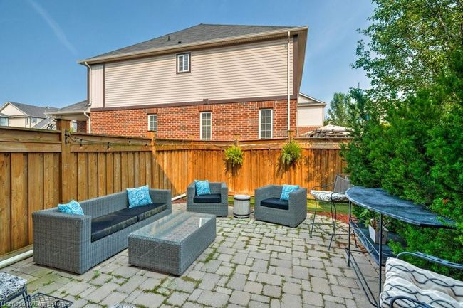 79 Browview Dr, Townhouse with 3 bedrooms, 3 bathrooms and 3 parking in Waterdown ON | Image 38