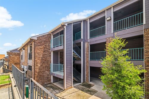 apt-110-1840 Burton Dr, Austin, TX, 78741-4271 | Card Image