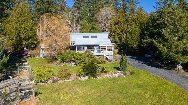4553 Esquire Drive, House other with 3 bedrooms, 2 bathrooms and null parking in Madeira Park BC | Image 2