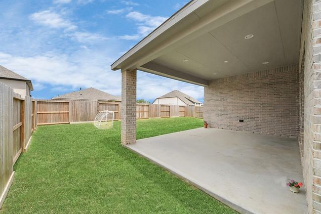 12310 Grassy Bend Dr, House other with 3 bedrooms, 2 bathrooms and 2 parking in Mont Belvieu TX | Image 25