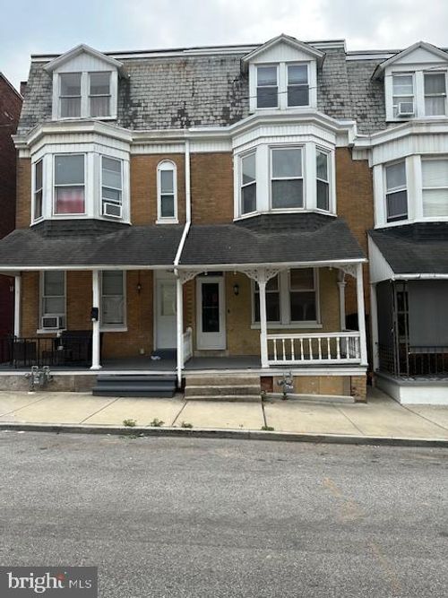 932 W College Ave, YORK, PA, 17401-3615 | Card Image