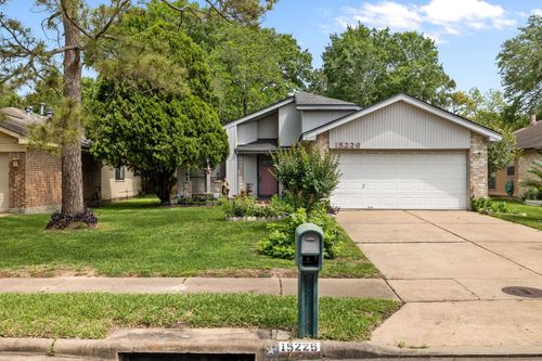 15226 Loma Paseo Dr, Houston, TX, 77083-5445 | Card Image