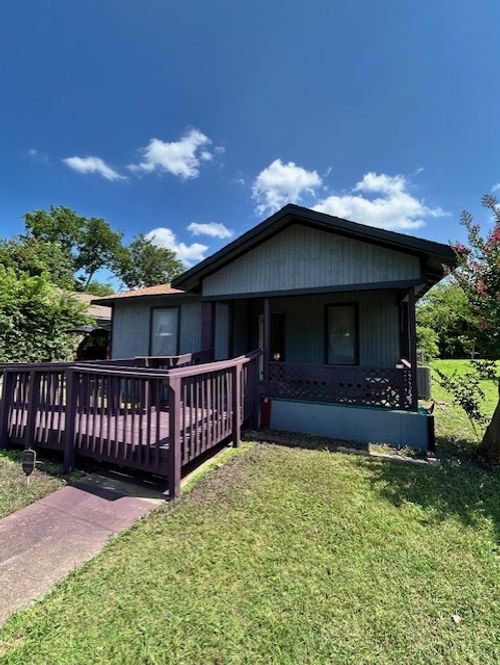 1038 E Maddox Ave, Fort Worth, TX, 76104-7559 | Card Image