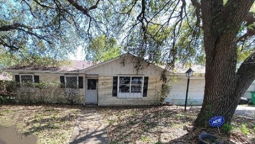 705 Inwood Dr, Baytown, TX, 77521-4015 | Card Image