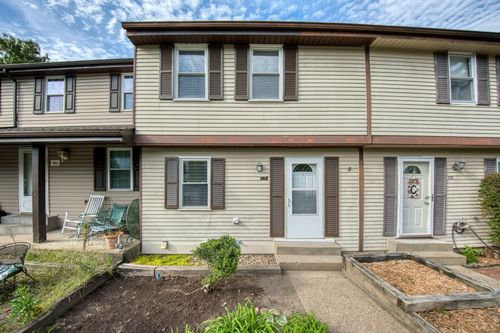302 Parkwood Dr, Cranberry Twp, PA, 16066-6368 | Card Image