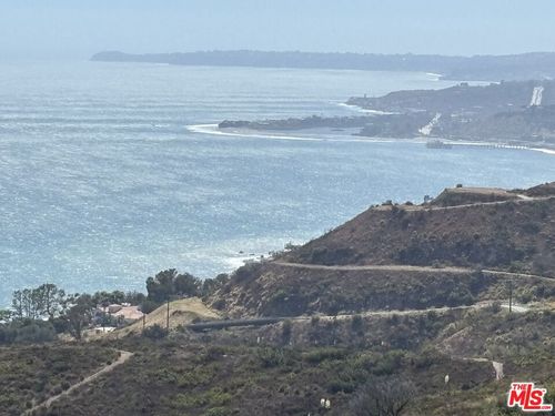 20795 Cool Oak Way, Malibu, CA, 90265-5317 | Card Image