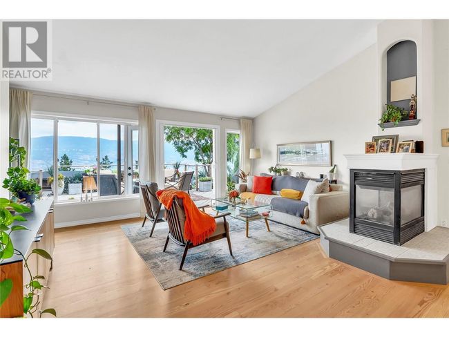 12018 Trayler Pl, House other with 3 bedrooms, 2 bathrooms and 1 parking in Summerland BC | Image 6