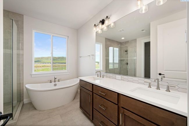 7207 Ambrosia St, Home with 4 bedrooms, 3 bathrooms and null parking in Kennewick WA | Image 16