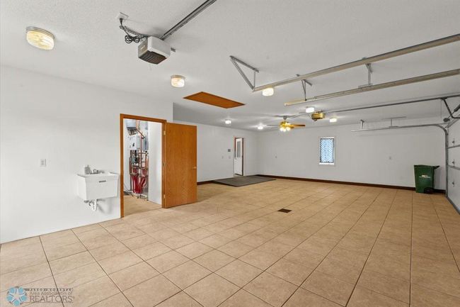 Garage | Image 46