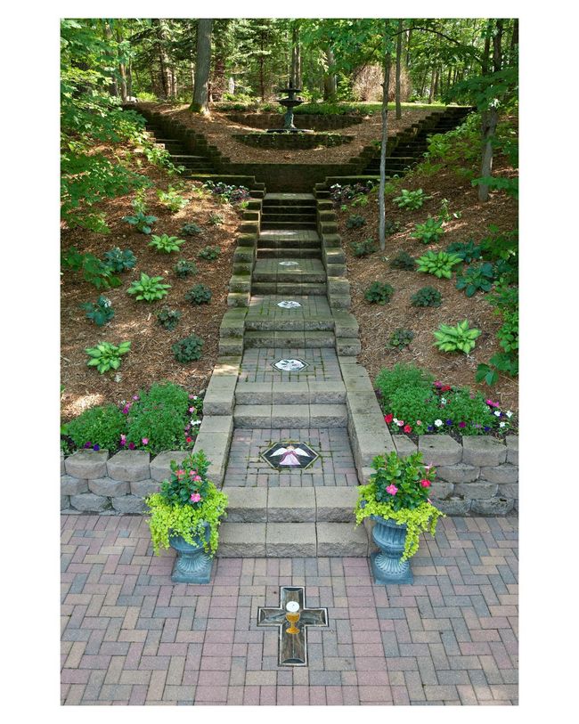 Attention to detail on the path leading up to the Rosary Garden | Image 71