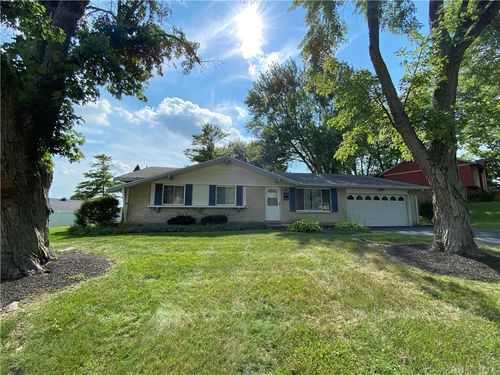 913 Avey Ln, Englewood, OH, 45322-2315 | Card Image