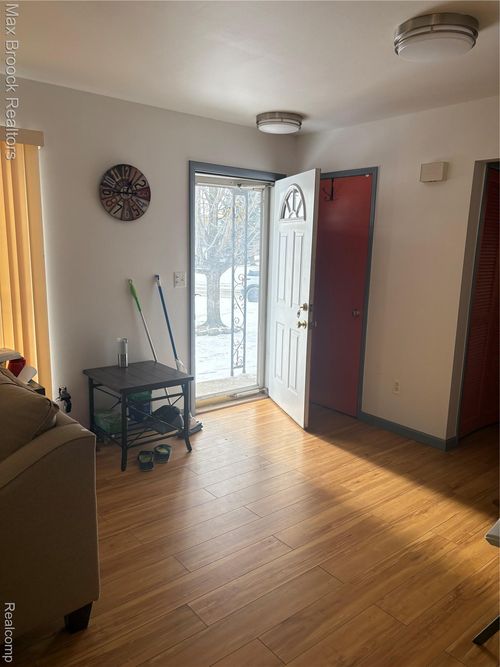 35252 Terrybrook Dr, Sterling Heights, MI, 48312-3649 | Card Image