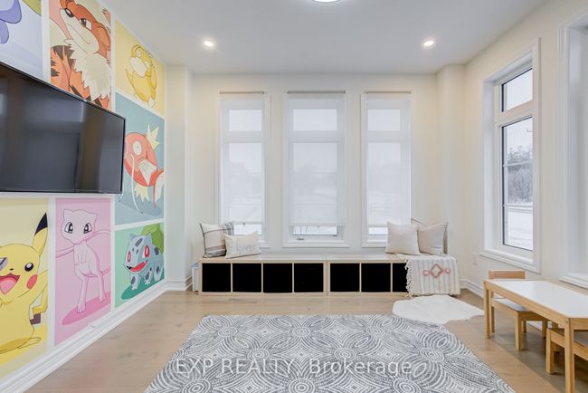 42 Prunella Cres, House attached with 4 bedrooms, 4 bathrooms and 4 parking in Holland Landing ON | Image 15