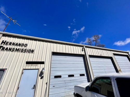 310 E South St, Hernando, MS, 38632-2357 | Card Image