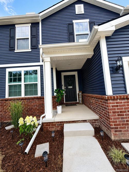 9171 Dogwood Ln, Dexter, MI, 48130-8001 | Card Image