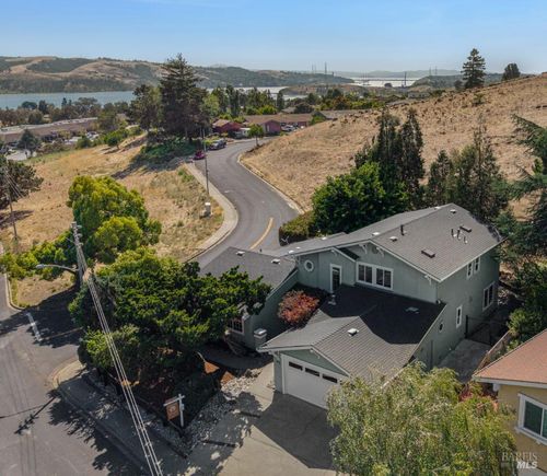 101 Chelsea Hills Dr, Benicia, CA, 94510-2039 | Card Image