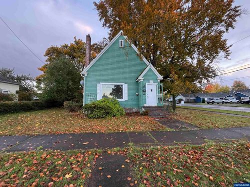 389 C St, Independence, OR, 97351-2049 | Card Image