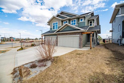 8 Springfield Boulevard, Sylvan Lake, AB, T4S0S5 | Card Image