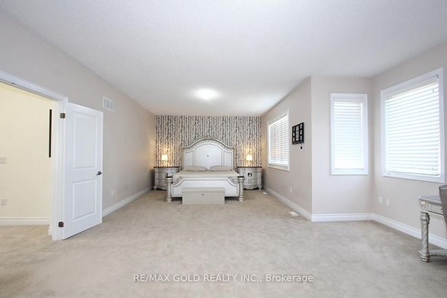 14 Ladbrook Cres, House other with 7 bedrooms, 5 bathrooms and 4 parking in Brampton ON | Image 16