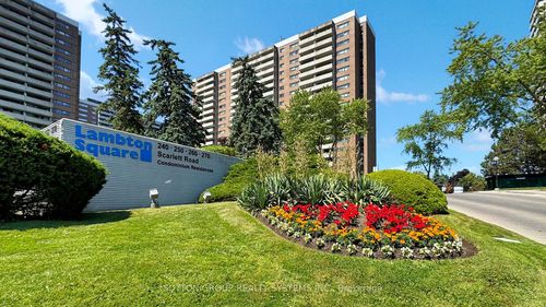 813-270 Scarlett Rd, York, ON, M6N4X7 | Card Image