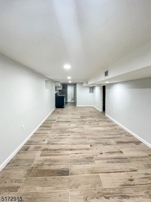 4-136 Chancellor Ave, Newark, NJ, 07112-1907 | Card Image