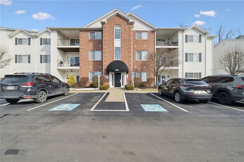 apt-301-250 Hidden Ridge Ct, South Park, PA, 15129-5919 | Card Image