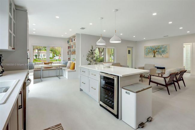 646 Ne 114 Th St, House other with 3 bedrooms, 2 bathrooms and null parking in Biscayne Park FL | Image 11