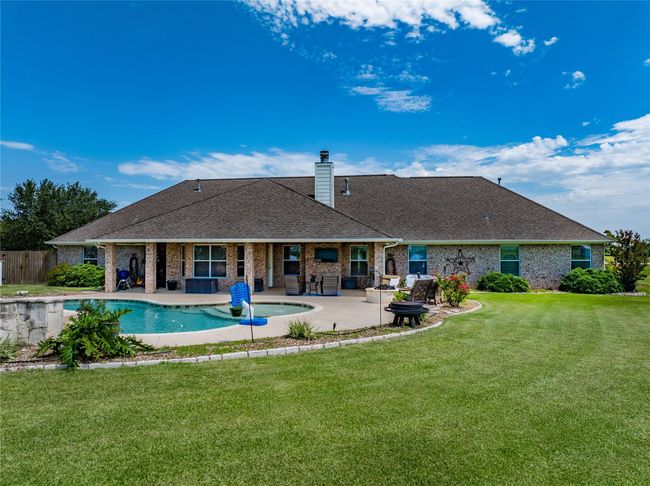 17087 County Road 266, Home with 3 bedrooms, 4 bathrooms and 2 parking in East Bernard TX | Image 14