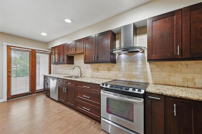APT-180 - 543 Ranch Trl, Condo with 3 bedrooms, 2 bathrooms and null parking in Irving TX | Image 7