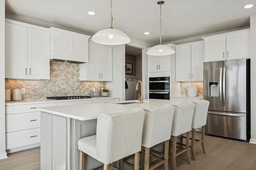 10390 Mcgregor Blvd, Woodbury, MN, 55129-5738 | Card Image