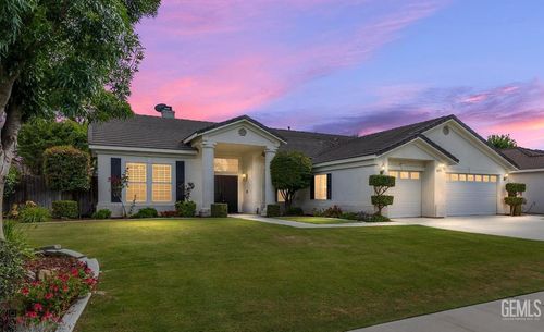 10717 Rising Sun Dr, Bakersfield, CA, 93312-2924 | Card Image