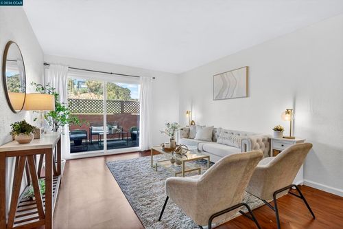 103-2005 Pleasant Valley Ave, Oakland, CA, 94611 | Card Image