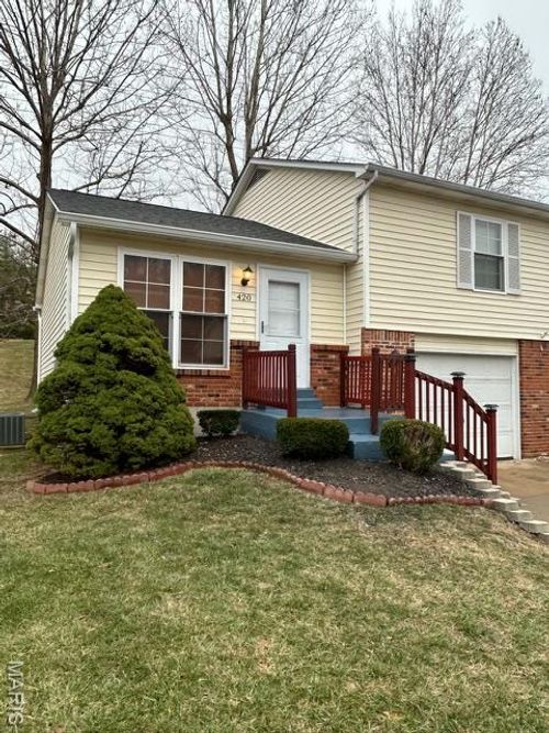 420 Omar Ct, Saint Peters, MO, 63376-6947 | Card Image