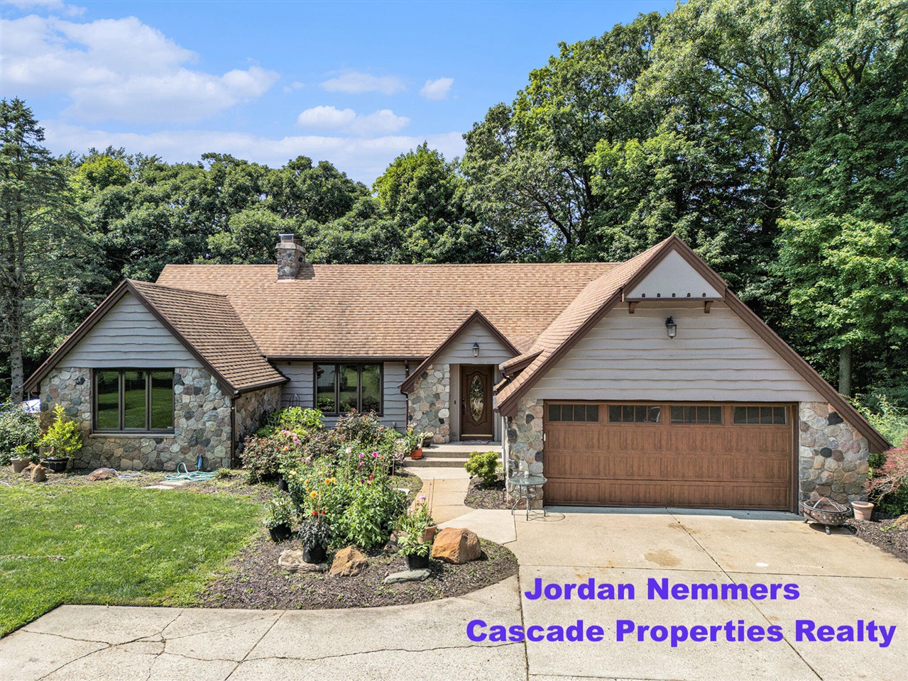 Snow Ave, Lowell, MI 49331