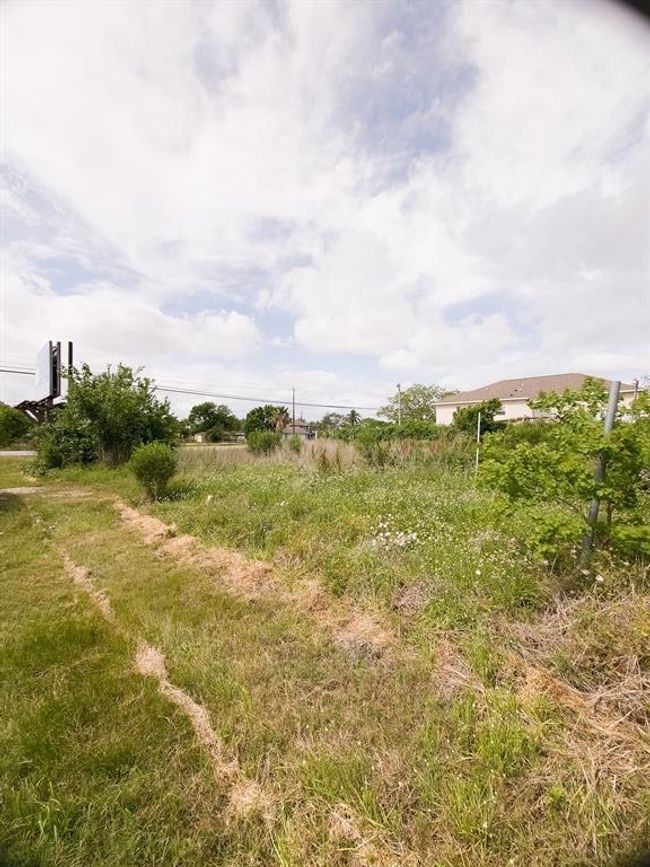 142 15 Th St, Home with 0 bedrooms, 0 bathrooms and null parking in San Leon TX | Image 9