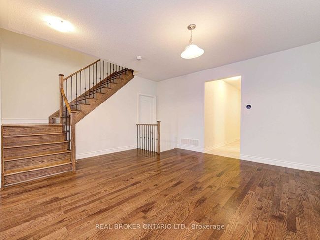 20 Dunley Cres, House other with 4 bedrooms, 4 bathrooms and 2 parking in Brampton ON | Image 5