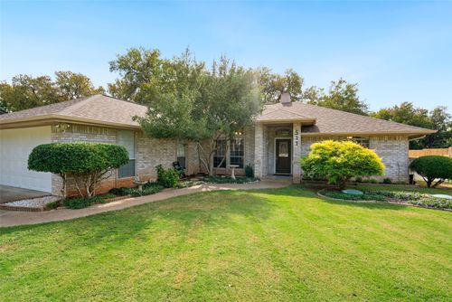 511 Casas Del Norte Ct, Granbury, TX, 76049-1462 | Card Image