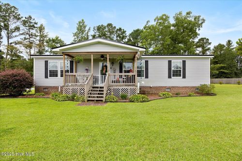 444 Chicken Neck Rd, Teachey, NC, 28464-9676 | Card Image