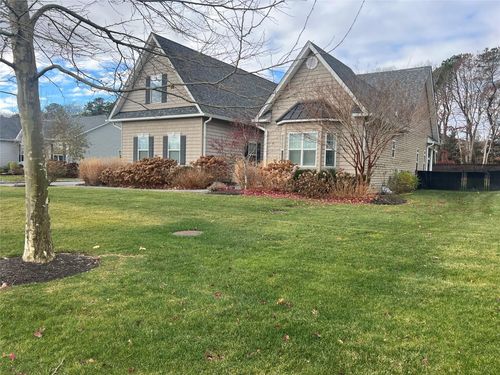7 Hamptons Court Dr, Eastport, NY, 11941 | Card Image